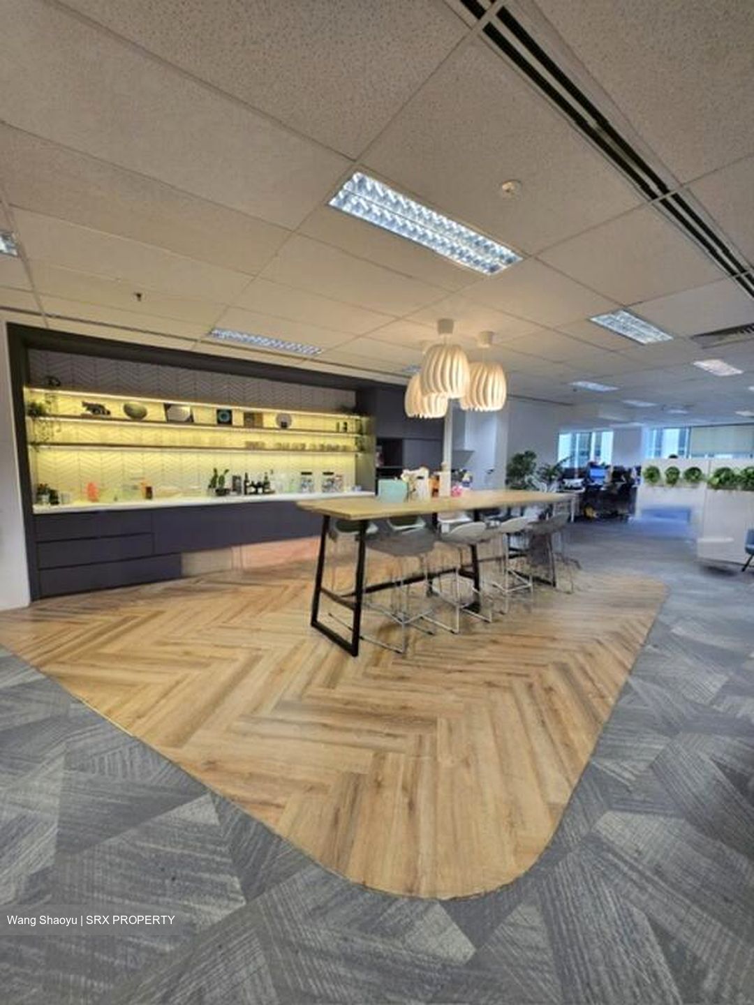 Odeon Towers (D7), Office #460178631